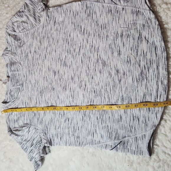 Lululemon Long Distance Short Sleeve Sz 4 Space Dye Black White - Picture 10 of 10